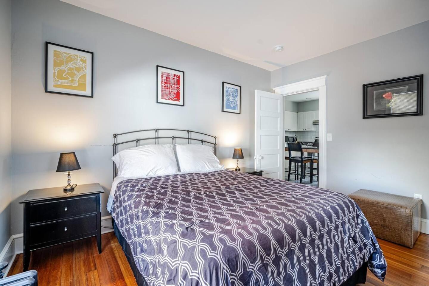 Welcome To Hat City Danbury, A Suburban Retreat Ngoại thất bức ảnh