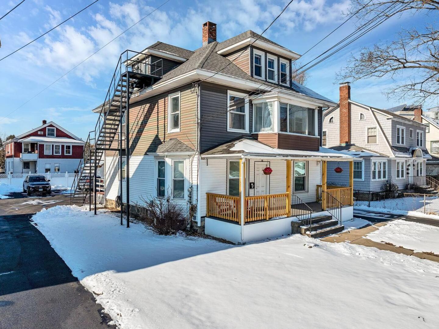 Welcome To Hat City Danbury, A Suburban Retreat Ngoại thất bức ảnh