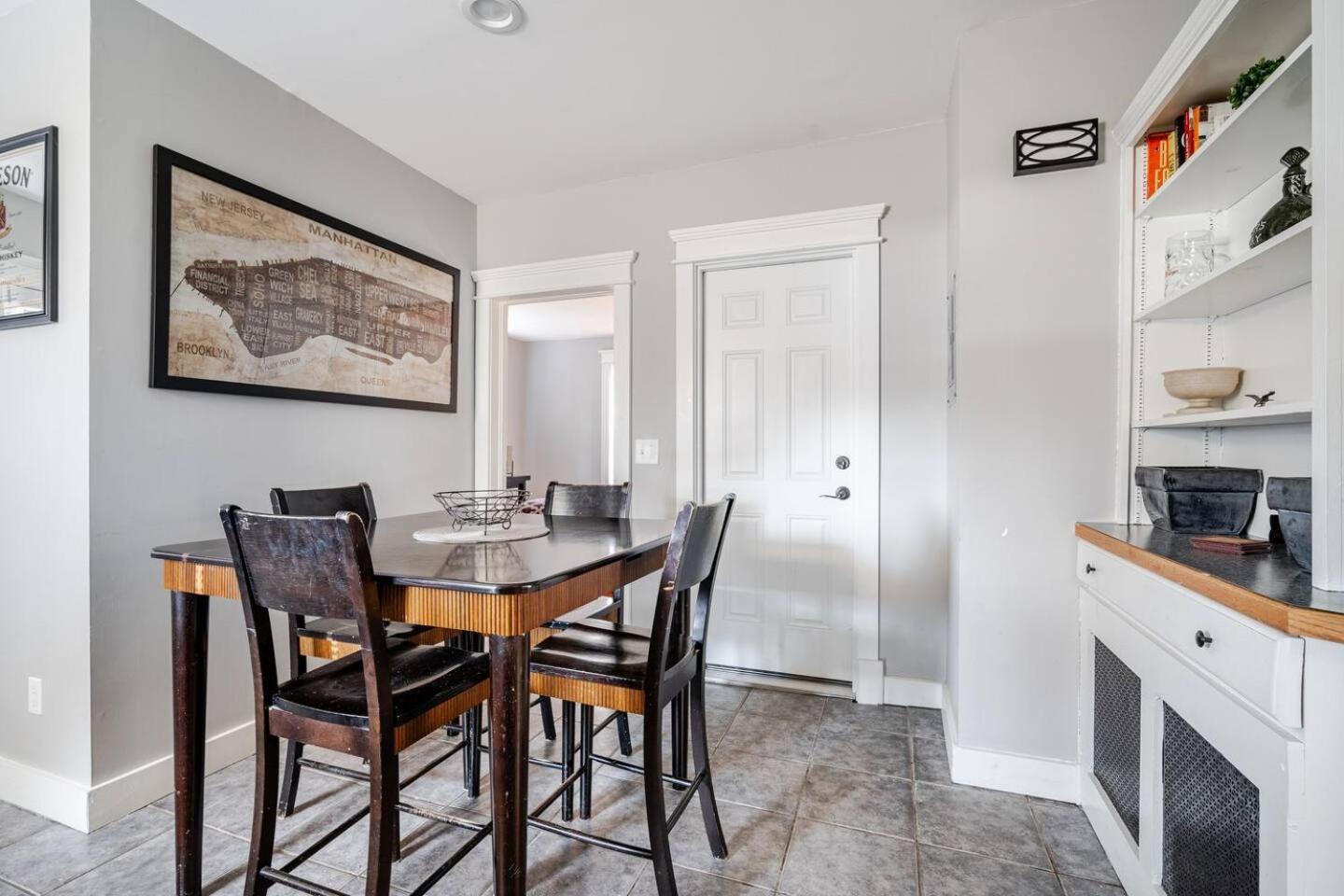 Welcome To Hat City Danbury, A Suburban Retreat Ngoại thất bức ảnh