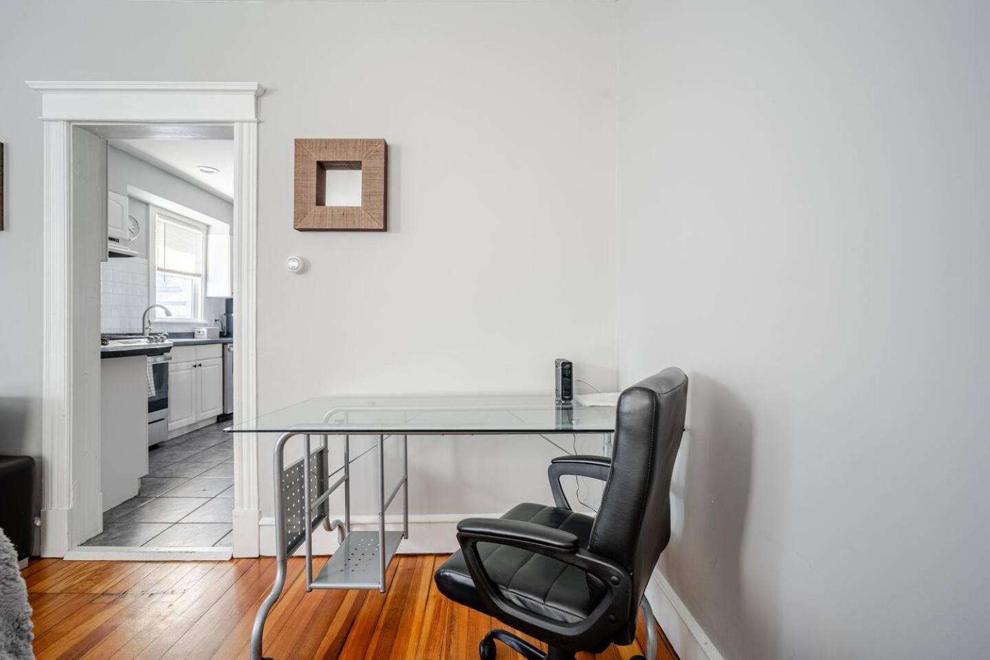 Welcome To Hat City Danbury, A Suburban Retreat Ngoại thất bức ảnh